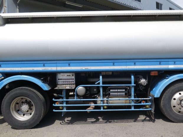 /file/cars/files/EX2406012%20CV2YL-20091/IMG_8519.jpg